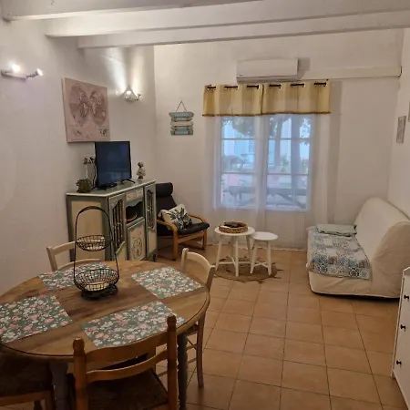 Bienvenue Chez Stephane Et Marina Holiday home Gallargues-le-Montueux